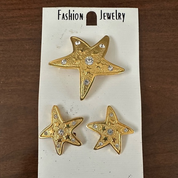 Fasion Jewelry Jewelry - Vintage Starfish GoldTone clip earrings and brooch set